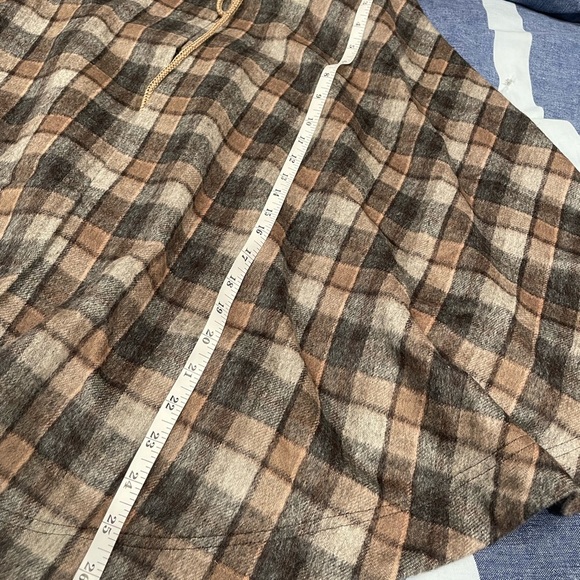 Robbi & Nikki Cape - Picture 7 of 11